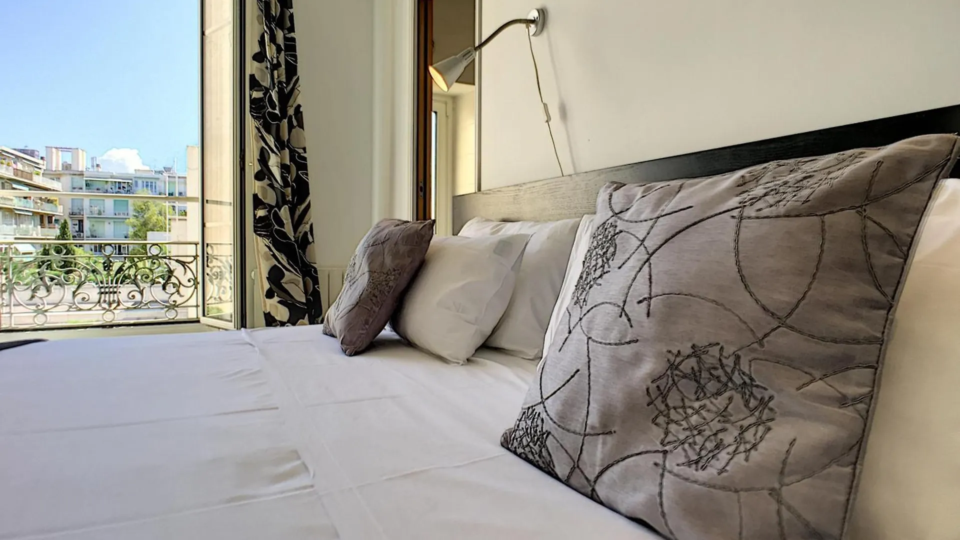 Nestor&Jeeves - Dolce Vita Master - Jean Medecin Nice Apartment